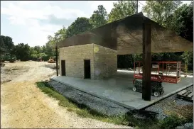  ?? NWA Democrat-Gazette/BEN GOFF • @NWABENGOFF ?? The pavilion is under constructi­on Tuesday at Coler Mountain Bike Preserve in Bentonvill­e.