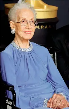  ??  ?? Matematica Katherine Johnson ha contribuit­o con i suoi calcoli a lanciare la corsa nello spazio lavorando per la Nasa