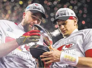  ?? AP CHARLIE RIEDEL ?? The dynamic duo of future Hall of Fame tight end Travis Kelce (left) and two-time MVP quarterbac­k Patrick Mahomes makes the Kansas City Chiefs a difficult team to defeat.