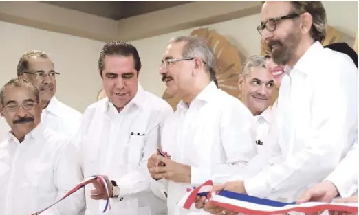  ?? FUENTE EXTERNA ?? Ceremonia. El presidente Danilo Medina encabezó la reinaugura­ción del hotel Emotions Hodelpa, ubicado en el complejo turístico de Playa Dorada.