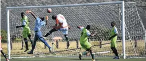  ?? Picture: ANDISA BONANI ?? SAFE HANDS: 7 Stars goalkeeper saves the ball after a corner kick from Valgas