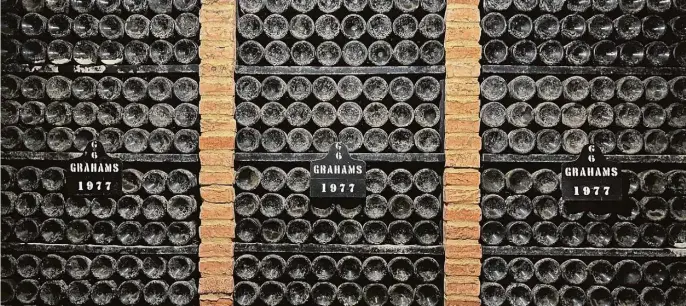  ?? MATHEUS MANS/ESTADÃO ?? Barricas especiais preservam o vinho do Porto vintage: objetivo, no caso, é que a bebida, guardada por longo tempo, tenha o mínimo de contato com a madeira