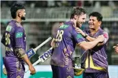  ?? FILE PHOTO ?? Kolkata Knight Riders batters Shreyas Iyer and Phil Salt with coach Chandrakan­t Pandit at Eden Gardens in Kolkata