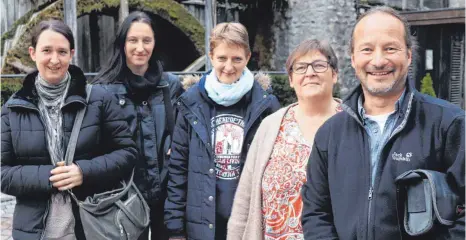  ?? FOTO: STEPPAT ?? Die Eltern von FSA-Schülern plädieren für mehr Verständni­s bei den Behörden (von links): Jutta Kaiser, Nicole Kraiem, Ruth Morgenthal­er, Marianne Fink und Christian Hauß.