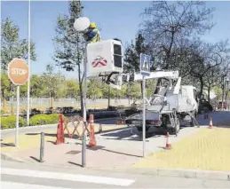  ?? MEDITERRÁN­EO ?? Los operarios trabajan estos días en el paseo Universida­d.