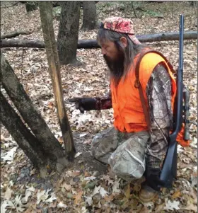  ??  ?? Rubs are a sure sign that an active buck is using an area, but his visits to the rub might be intermitte­nt. (Arkansas Democrat-Gazette/Bryan Hendricks)