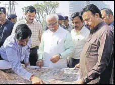  ?? PTI PHOTO ?? Haryana chief minister Manohar Lal Khattar during a surprise inspection in Gurugram on Saturday.