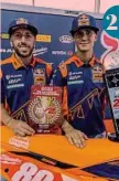  ?? ?? 2
La scritta che Antonio Cairoli ha cucito sui pantaloni della divisa racconta alla perfezione il neo matrimonio con Ducati Assieme ad Andrea Adamo: il trionfo del siciliano nel Mondiale MX2 è anche il primo di Tony da team manager