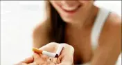  ??  ?? Les médecins déconseill­ent fortement la cigarette qui altère les poumons. Rappelons que le tabac tue  personnes par jour en France. (Ph. Patrice Lapoirie)