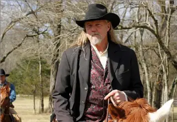 ?? Lionsgate ?? Trace Adkins saddles up in “Desperate Riders.”