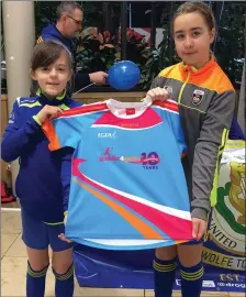  ??  ?? U12’s team members were on hand to help launch the programme, Niamh Leonard & Amy Dalton