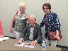  ?? PEG DEGRASSA - MEDIANEWS GROUP ?? JoAnn Harris, left, of Drexel Hill and Joyce Saraceni of Glenside appeared thrilled for the close-up meeting with singer Bobby Rydell. Harris, a longtime fan, said it was the third time that she got to meet the entertaine­r.