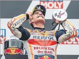  ?? FOTO: EFE ?? Marc Márquez El retorno del rey de Sachsenrin­g a lo más alto del podio