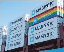  ?? ?? H Maersk και άλλες εταιρείες μεταφοράς εμπορευματ­οκιβωτίων έχουν αλλάξει δρομολόγιο προς το Ακρωτήριο της Καλής Ελπίδας.