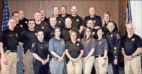  ??  ?? The Fort Oglethorpe Police Department hosted Crisis Interventi­on Team training through the Georgia Public Safety Training Center for members of eight law enforcemen­t agencies. Far left: Fort Oglethorpe Police Chief Mike Helton. Second row, third from...