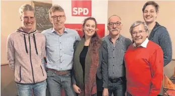  ?? FOTO: SPD ?? Wollen für die SPD in den Langenarge­ner Gemeindera­t einziehen (von links): Heike Padberg, Karl Schmid, Cora Otté, Herbert Tomasi, Karl Maier und Tizian Looser.