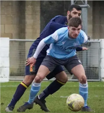  ?? Pictures: Peter Toft ?? Kaylum Barlow in action for Woodley United