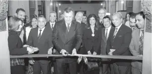  ?? ?? Le ministre du tourisme inaugurant le hall du Livre des Psaumes