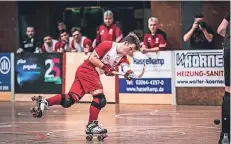  ?? FOTO: FABIAN STRAUCH ?? Jan Dobbrart schnürte innerhalb weniger Sekunden einen Doppelpack gegen Wuppertal.