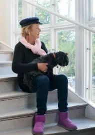  ??  ?? Left: Ebba and Cookie take in the breathtaki­ng views from the windows on the staircase