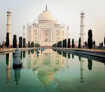  ?? TRUPTI BIRADAR ?? The view of India’s Taj Mahal in Agra is only marred by the tourist throng.