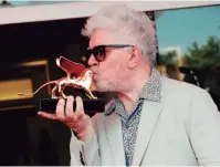  ??  ?? Pedro Almodóvar recibió un León de Oro por su carrera como director.