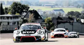  ?? TAUCHER ?? Klaus Bachler
in seinem Porsche 911
GT3-R