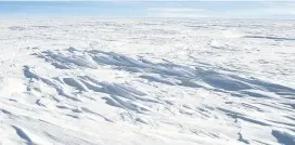  ??  ?? Kältepol der Erde: Nirgendwo ist es frostiger als auf dem Polarplate­au.