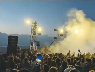  ?? (Hadas Labrisch) ?? THE SUN rises over Masada at the Tamar Festival on Thursday.