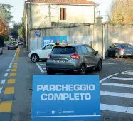  ??  ?? L’esperiment­o natalizioL’ex caserma ha funzionato da parcheggio durante le Feste. Le categorie economiche vogliono che l’area di sosta diventi permanente