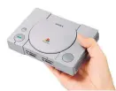  ?? Foto: Sony ?? Die Playstatio­n Classic ist knapp halb so groß wie das Original.