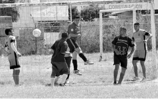  ??  ?? AVANZÓ otro peldaño más el conjunto NHK en torneo Castro del Río. Víctor Cruz