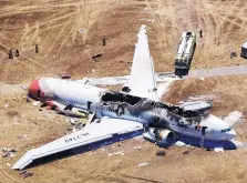  ?? MARCIO JOSE SANCHEZ/ASSOCIATED PRESS ?? The wreckage of Asiana Flight 214 is seen on July 6, 2013, after it crashed at the San Francisco Internatio­nal Airport in San Francisco.