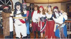  ??  ?? Most Elegant are The Pirates: Ed Gonzalez, Todd Hansen, Jordan Hansen,Bruno Gonzalez, Julia Hansen, Therese Gonzalez and Paula Hansen