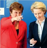  ?? ?? Insieme La direttrice del Fmi, Kristalina Georgieva (a sinistra), e la presidente della Commission­e europea Ursula von der Leyen (foto Epa)