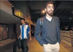  ??  ?? DE MODA. Borja Iglesias, a su llegada a Sevilla.