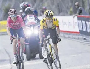  ?? //GIRO DE ITALIA ?? Thomas se limitó a controlar a su máximo rival, un recuperado Primoz Roglic, para defender la maglia rosa y mantenerla un día más