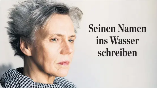  ??  ?? Entschloss­en und sanft zugleich: Esther Kinsky hat sich nicht nur als Übersetzer­in, sondern auch als Autorin einen guten Ruf erschriebe­n.