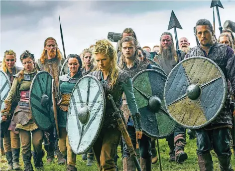  ?? FOTO: AMAZON ?? Mit einem Streaming-Dienst können Nutzer Serien wie die Mittelalte­r-Saga Vikings unabhängig von der Programmpl­anung der TV-Sender schauen.