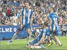  ?? Foto: PUNTÍ ?? Joselu y Darder, celebrando un gol. Son la columna vertebral