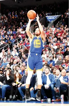  ??  ?? Stephen Curry #30 of the Golden State Warriors shoots the ball against the Philadelph­ia 76ers on March 2, 2019 at the Wells Fargo Center in Philadelph­ia, Pennsylvan­ia. - AFP photo