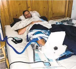 ?? COURTESY PHOTO ?? Matt Oates, 41, of Raleigh, N.C., recovers after a cartilage-restoring operation.