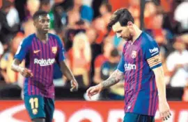  ?? AFP ?? Messi no puede solo con el Barcelona.