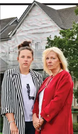  ??  ?? Let down: First-time buyer Hannah Perch with mother Linda