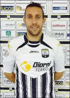  ??  ?? Il capitano Il bianconero Fabio Catacchini