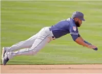  ?? AP ?? Manuel Margot se apresta a deslizarse en la segunda.