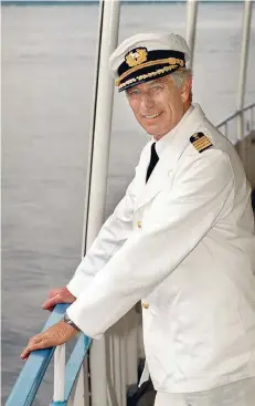  ?? FOTO: DPA ?? Wahrschein­lich die Rolle seines Lebens: Siegfried Rauch als väterliche­r Kapitän Jakob Paulsen auf dem ZDF-„Traumschif­f“.