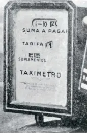  ??  ?? Así lucían los primeros taxímetros de la Ciudad de México, los cuales llegaron de Estados Unidos en agosto de 1911.