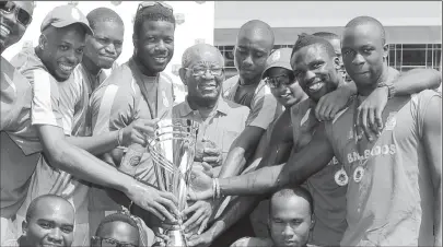  ??  ?? The late Sir Everton Weekes with some members of the Barbados team.