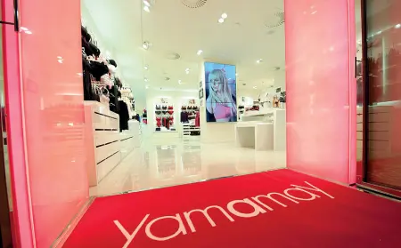  ??  ?? Il brand
Uno degli store di Yamamay